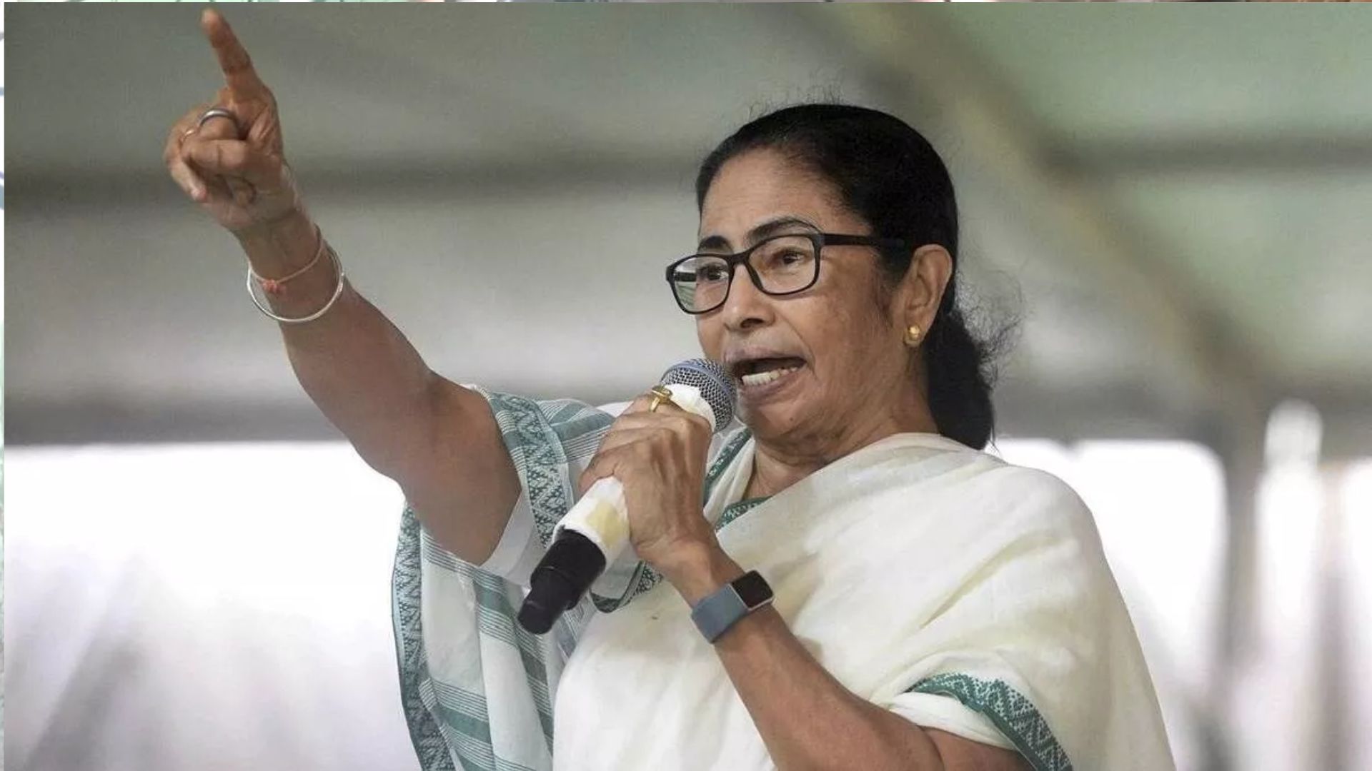 'महुआ मोइत्रा को लोकसभा से निष्कासित...' TMC सांसद पर ममता बनर्जी ने दिया बड़ा बयान