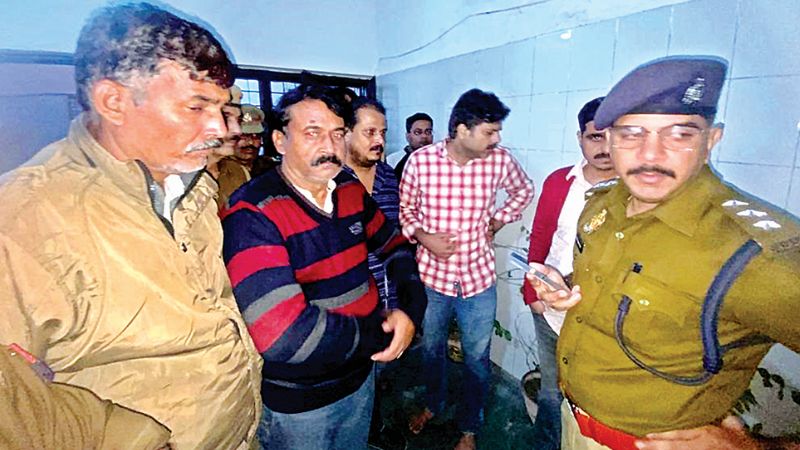 MBBS Student Murder: पुलिस और यूनिवर्सिटी प्रबंधन पर संवेदनहीनता का आरोप, परिजनों ने जमकर किया हंगामा, SIT जांच की मांग