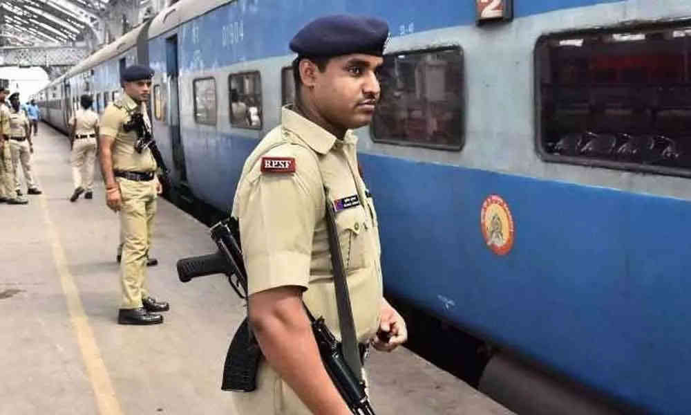 RPF ने सात करोड़ रुपयों से अधिक का सामान किया जप्त, एक करोड़ 64 लाख रुपयों से अधिक नगद राशि