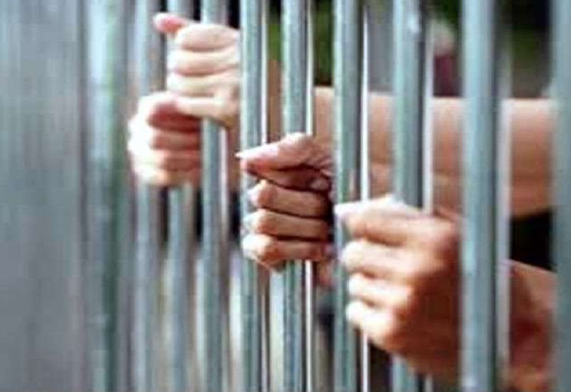 बरेली: डकैती मामले में आधा दर्जन कबाड़ियों को हिरासत में लिया