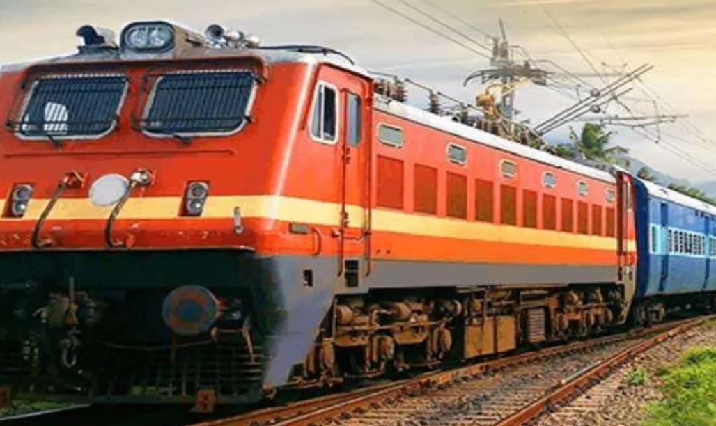 बरेली: आठ ट्रेनों से कार्तिक पूर्णिमा पर पहुंचे रामगंगा घाट