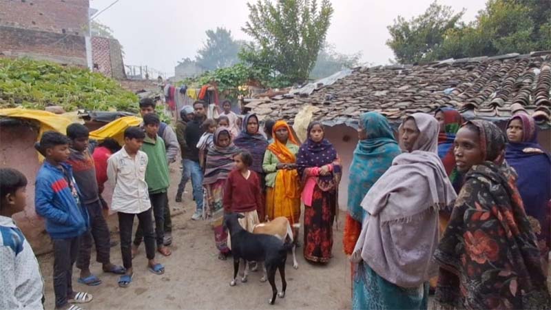 प्रयागराज: कमरे में विवाहिता का रेता गला, हालत गंभीर, हड़कंप