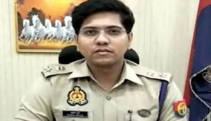 बरेली: शहर में धूमधाम से मनाया गया 75वां गणतंत्र दिवस, SSP घुले सुशील चंद्रभान प्रशस्ति पत्र से हुए सम्मानित