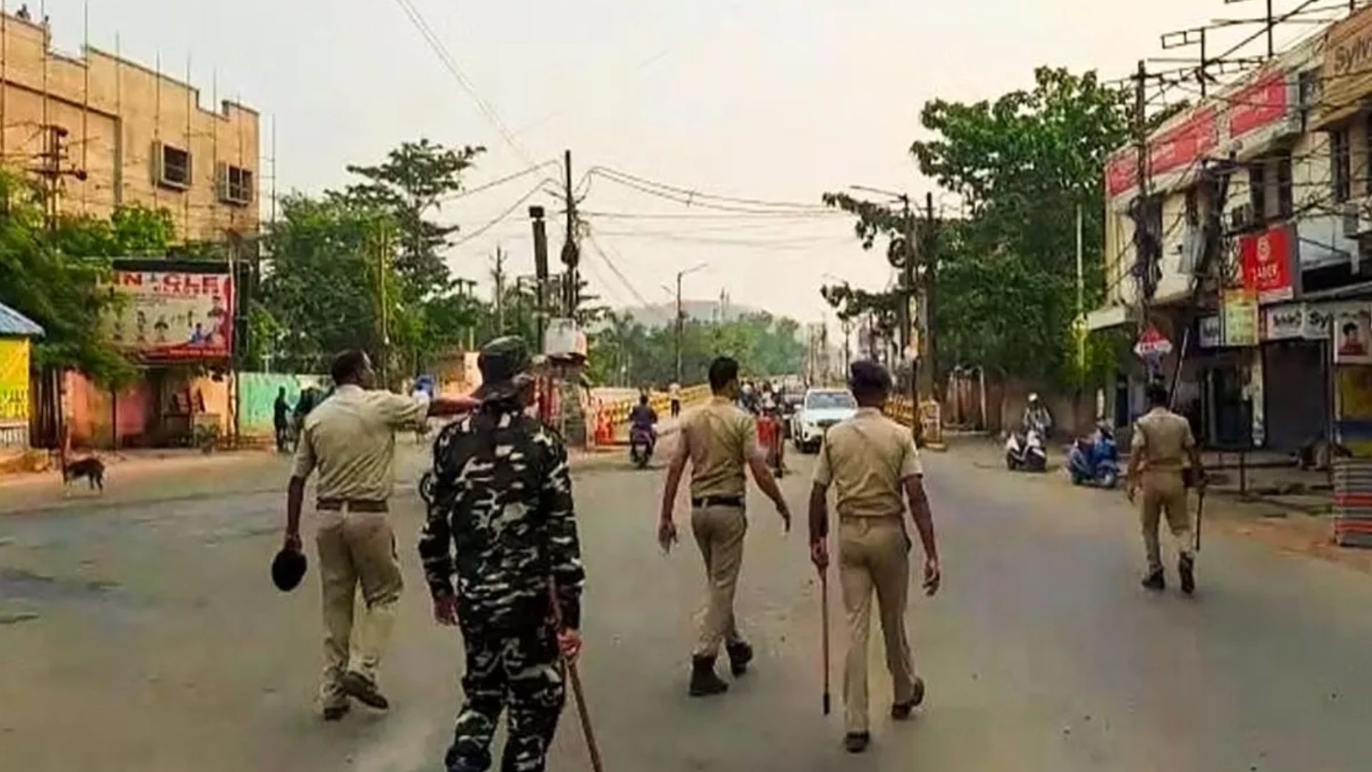 मणिपुर में फिर हिंसा और आगजनी, 3 लोगों की गोली मारकर हत्या, घाटी के जिलों में कर्फ्यू लागू