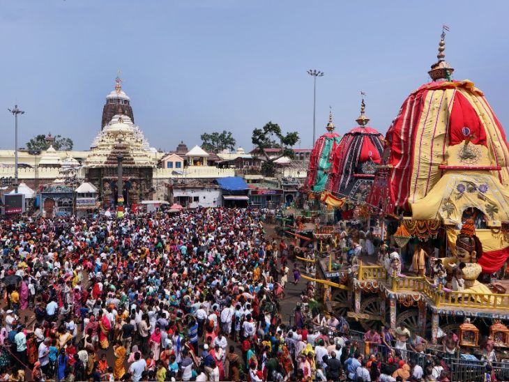 पुरी: जगन्नाथ मंदिर में आज से फटी जींस, स्कर्ट और निकर पहनकर आने वाले श्रद्धालुओं के प्रवेश पर रोक