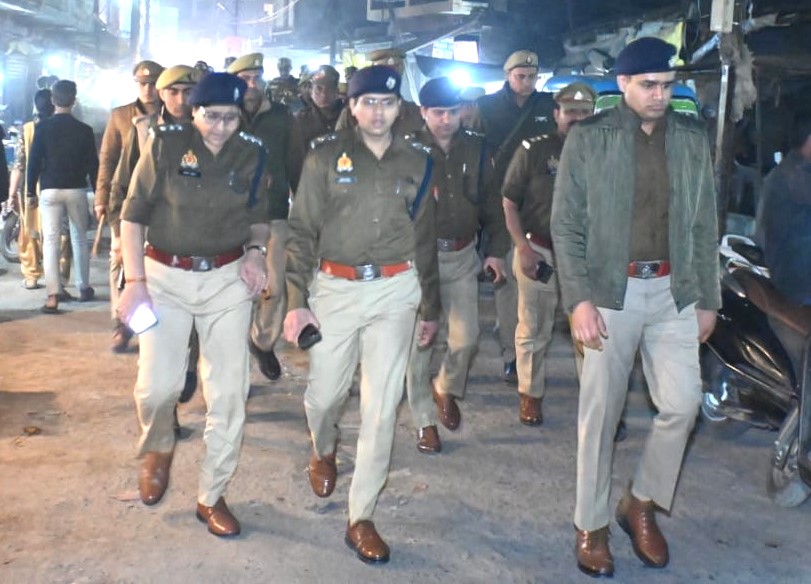 बरेली में कड़ी सुरक्षा, रात में सड़कों पर उतरे पुलिस अफसर, पिछले जुमे पर तौकीर रजा के अभियान से मचा था बवाल