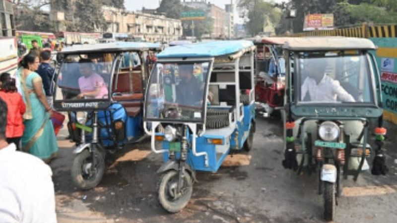 Kanpur News: मास्टर प्लान से घंटाघर पर खत्म होगा ई-रिक्शा का मकड़जाल...डीसीपी ट्रैफिक ने तैयार की योजना