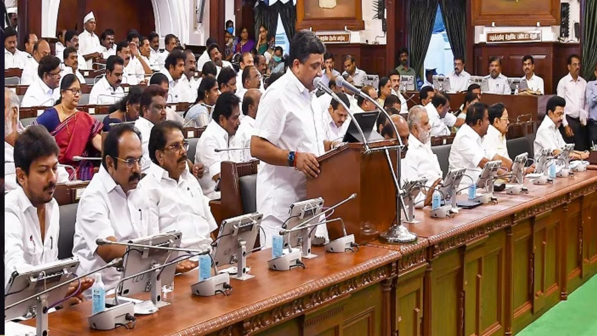 तमिलनाडु सरकार ने बजट किया पेश, राजस्व घाटा 49,000 करोड़ रुपये रहने का अनुमान 