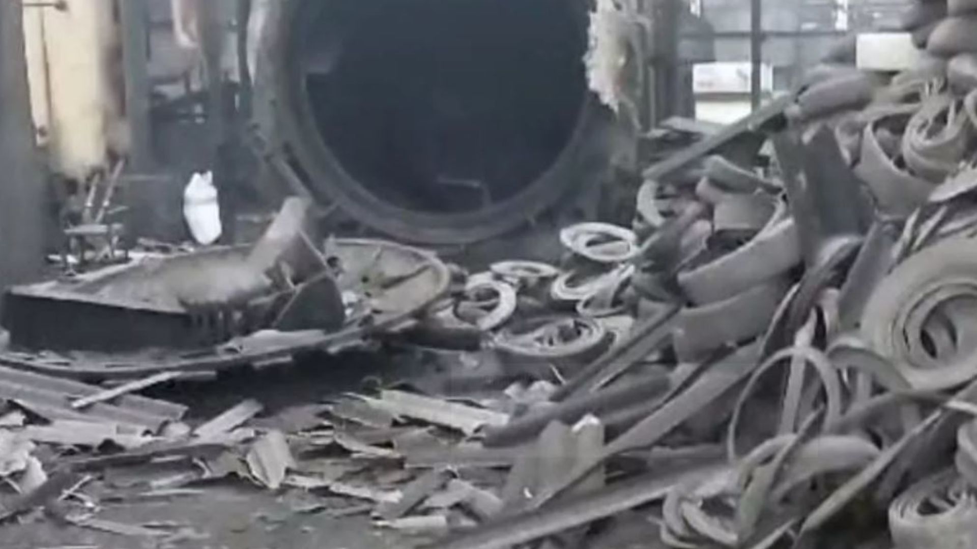 मेरठ में टायर फैक्ट्री के बॉयलर में विस्फोट, 2 लोगों की मौत...हादसे से दहला इलाका