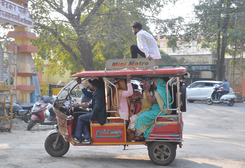 अब मुरादाबाद में बिना लाइसेंस नहीं चल सकेंगे ई-रिक्शा, मनमानी पर होगी कार्रवाई