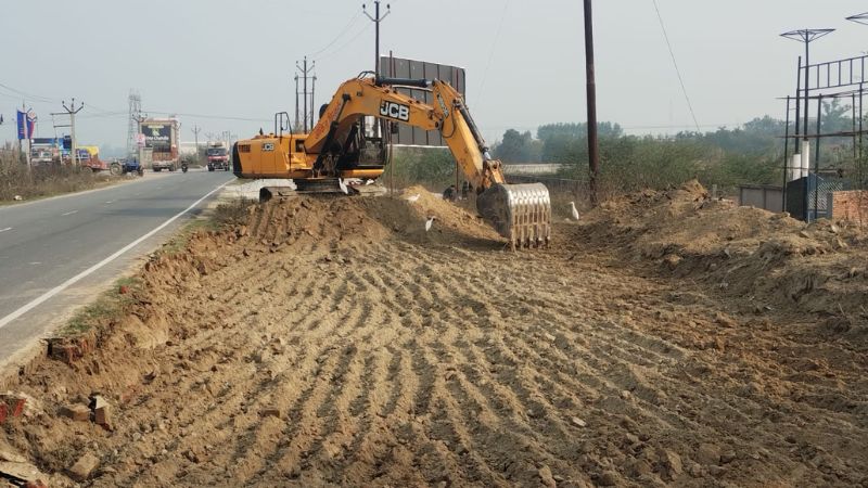 Kanpur News: मंधना-शुक्लागंज फोरलेन का निर्माण शुरू... ट्रंच की हुई खोदाई, पेड़ों की कटान का एस्टीमेट मंजूर
