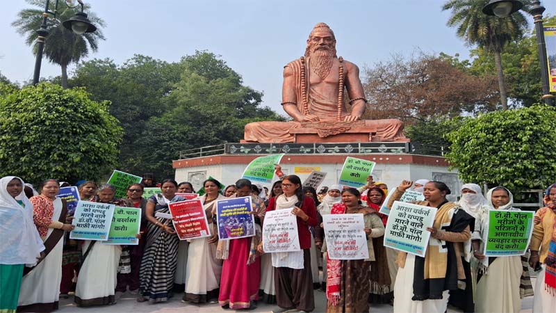 प्रयागराज: थप्पड़ का जवाब मिलेगा थप्पड़ से!, होगा उग्र आंदोलन, जानिए डॉक्टर बी पॉल पर क्यों इतना गुस्सा हैं आशाबहू?