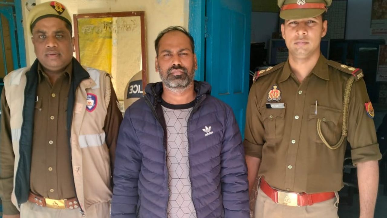 Kanpur: रेप के आरोपी होटल मैनेजर को भेजा गया जेल; पीड़िता से करता था अश्लील चैट, मना करने पर देता था नौकरी से निकालने की धमकी...