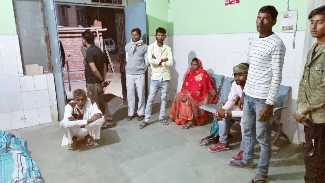 सीतापुर: प्रसव से पहले प्रसूता की मौत,परिजनों ने स्टाफ नर्स पर लगाया गंभीर आरोप-किया हंगामा