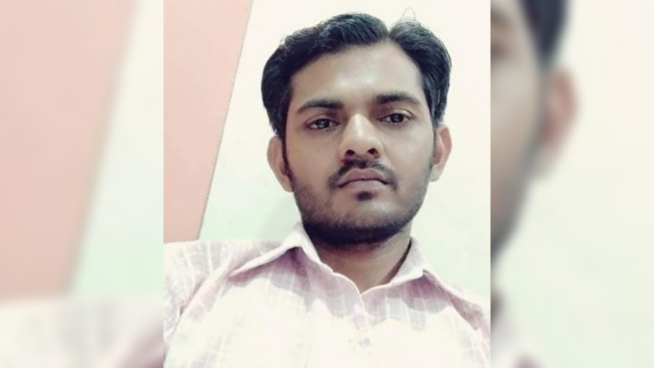 Farrukhabad: टाइपिस्ट ने ट्रेन से कटकर दी जान...इकलौते बेटे की मौत से परिवार वालों का रो-रोकर बुरा हाल