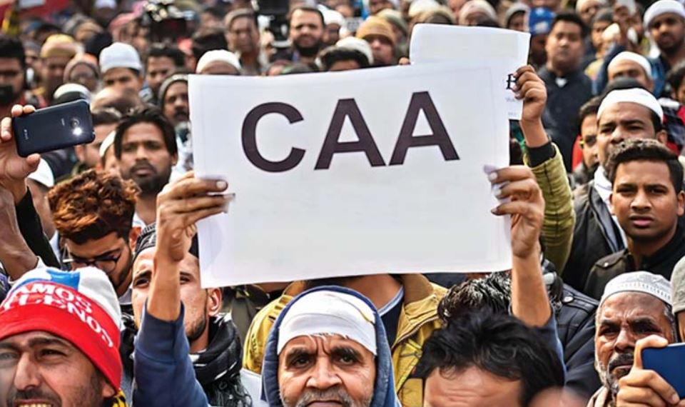 CAA: 14 लोगों को मिली भारतीय नागरिकता, बांटे गए सर्टिफिकेट