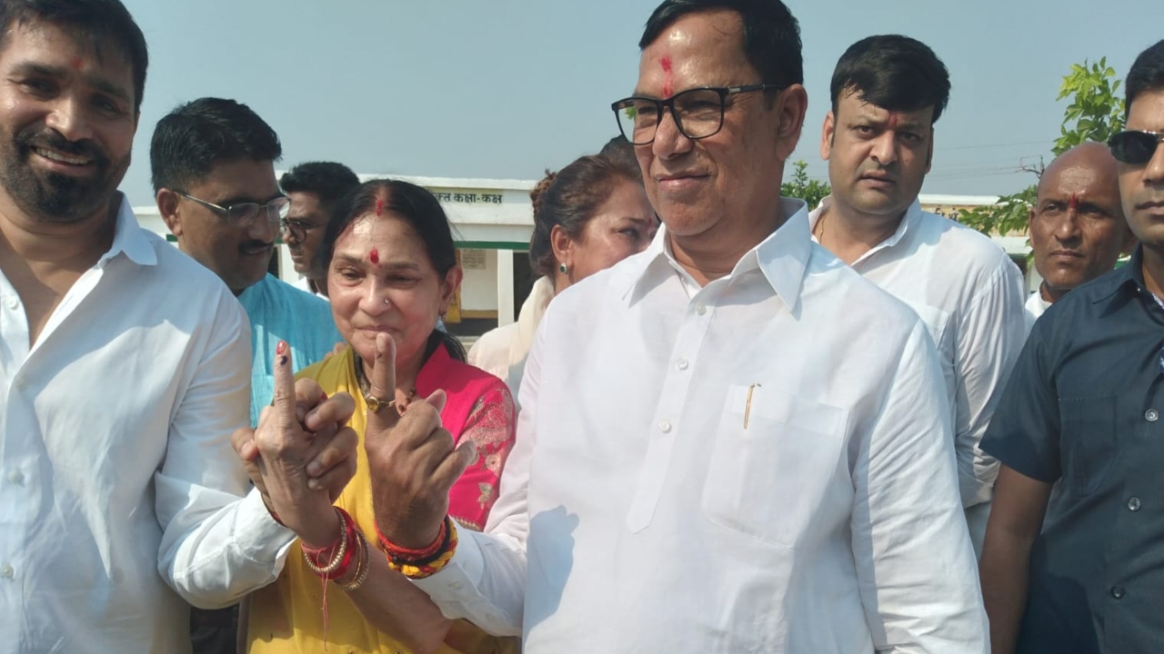 जौनपुर में बीजेपी प्रत्याशी ने किया मतदान, जीत का दावा कर कही ये बात  