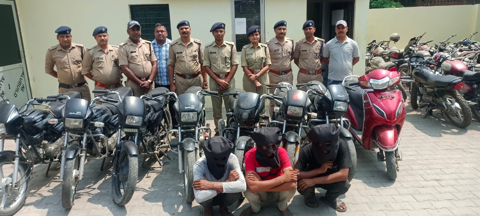 रुद्रपुर: आठ चोरी की बाइकों के साथ तीन ऑटो लिफ्टर गिरफ्तार