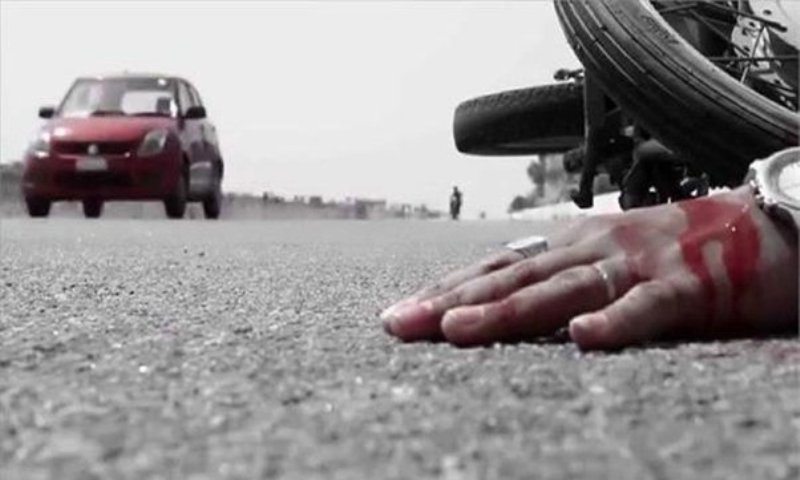 बाजपुर: चलती बाइक का इंजन और पेट्रोल टंकी फटने से दो घायल
