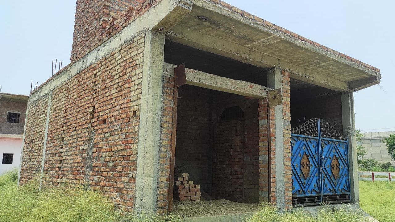 Kanpur: बिकरू कांड: आरोपी मनु की संपत्तियों की तलाश में जुटी पुलिस, थाने से चंद कदम दूर स्थित मकान से बेखबर