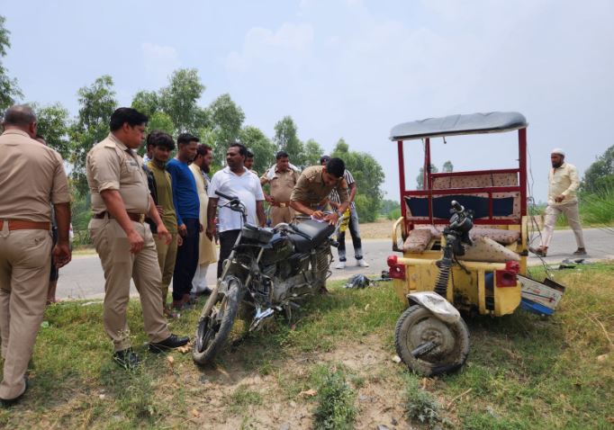 बदायूं: ई-रिक्शा और बाइक की आमने-सामने भिड़ंत में युवक की मौत