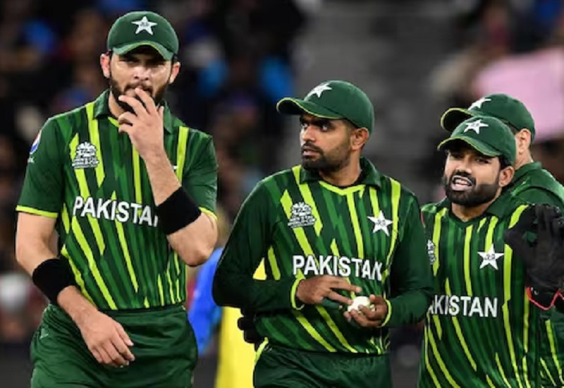 पाकिस्तान के क्रिकेटरों के वेतन में हो सकती है कटौती, एक्‍शन की तैयारी में PCB