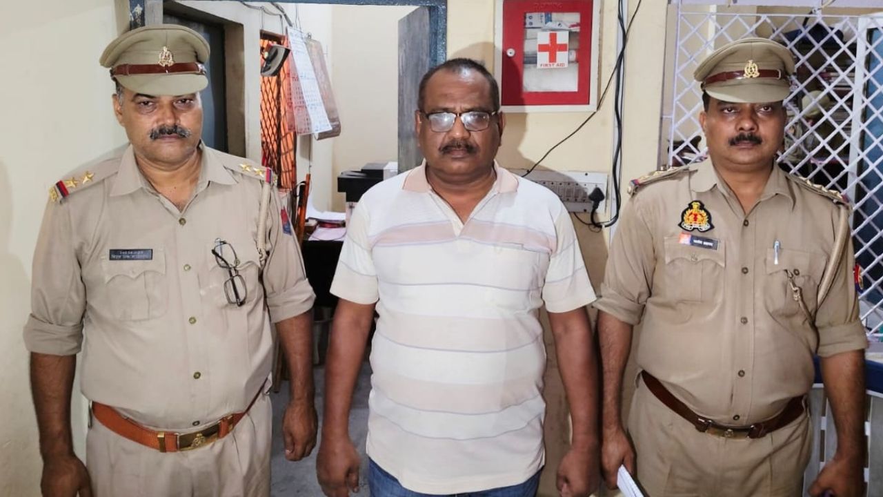 Kanpur: बसपा नेता पिंटू सेंगर हत्याकांड का मुख्य आराेपी पप्पू स्मार्ट आगरा से गिरफ्तार...आरोपी पर एक दर्जन से अधिक मुकदमें दर्ज