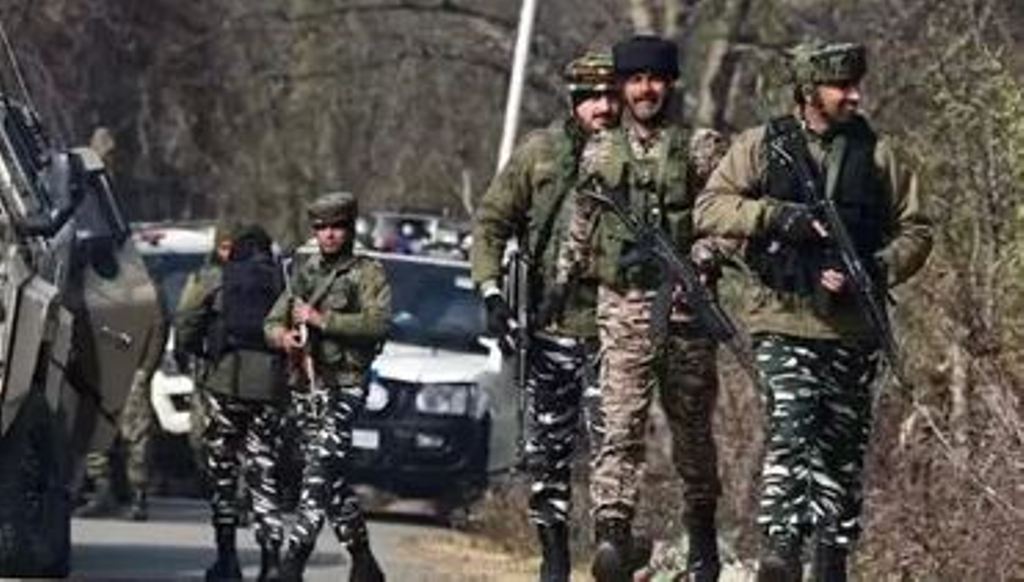 जम्मू-कश्मीर: उरी सेक्टर में सुरक्षाबलों के साथ मुठभेड़ में दो आतंकी ढेर, सर्च ऑपरेशन जारी