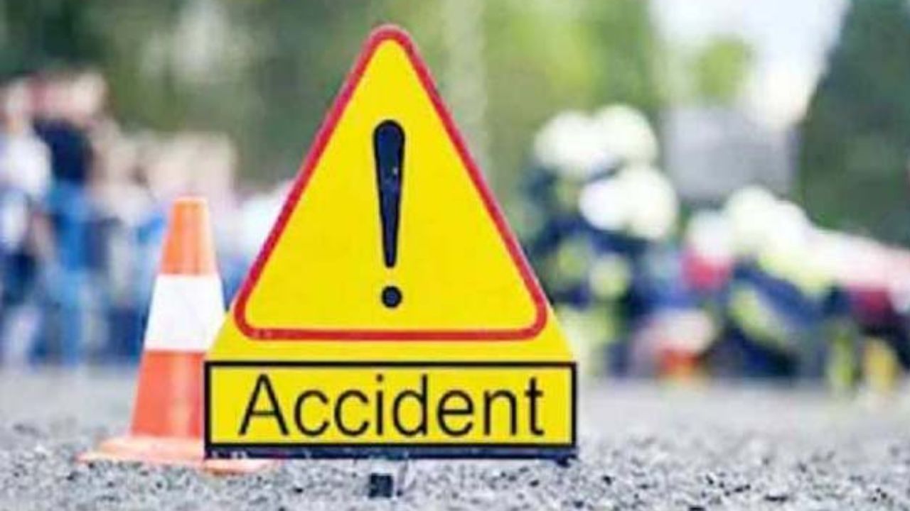 टनकपुर: डंपर और कार में भिड़ंत पिथौरागढ़ के पांच लोग घायल