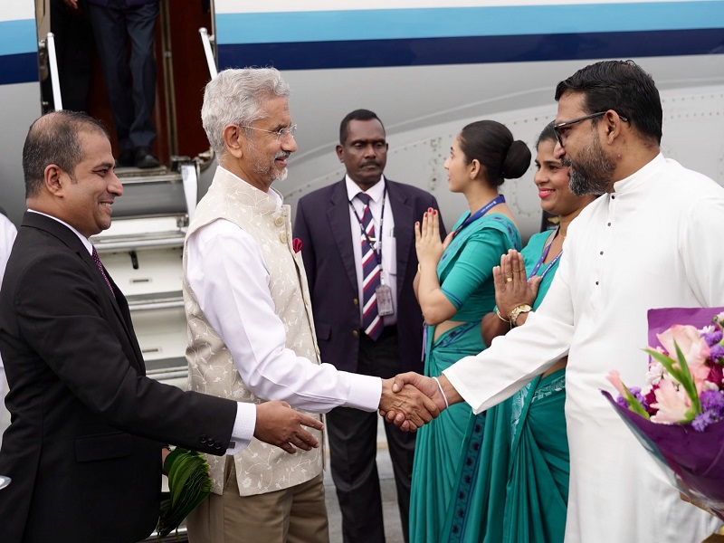 Jaishankar Sri Lanka Visit  : श्रीलंका पहुंचे विदेश मंत्री एस जयशंकर, शीर्ष नेतृत्व से करेंगे मुलाकात 
