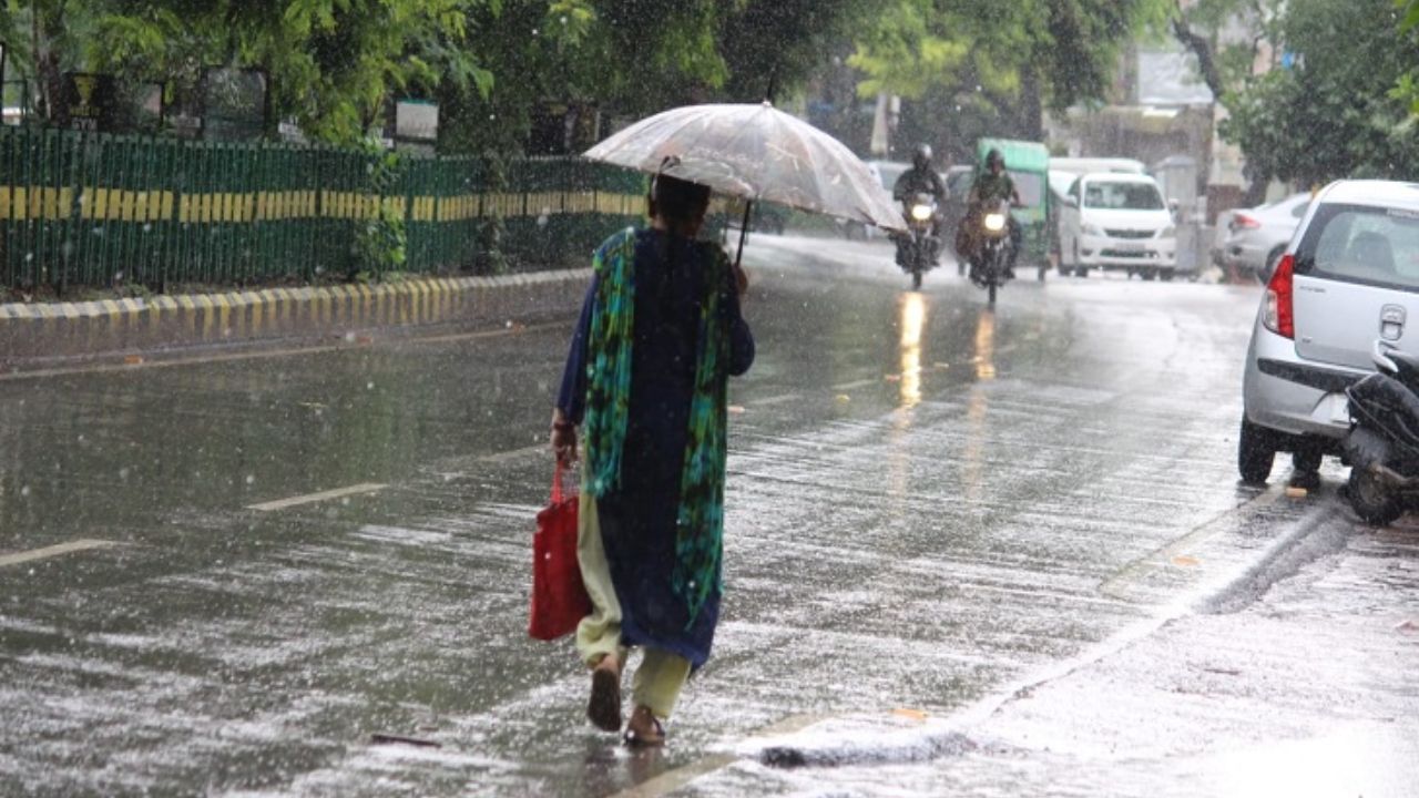 Kanpur Weather: शहर के कई इलाकों में हुई बारिश, भीषण गर्मी से मिली राहत, उमस ने किया बेहाल, मौसम विभाग ने जताई यह आशंका...