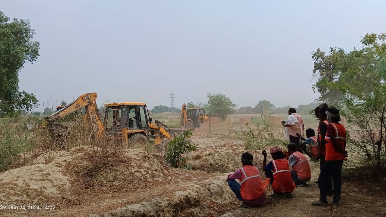 Kanpur: बिनगवां में केडीए ने 20 बीघा जमीन पर ध्वस्त किए कब्जे; बिना मानचित्र स्वीकृत कराए की गई थी प्लाटिंग 