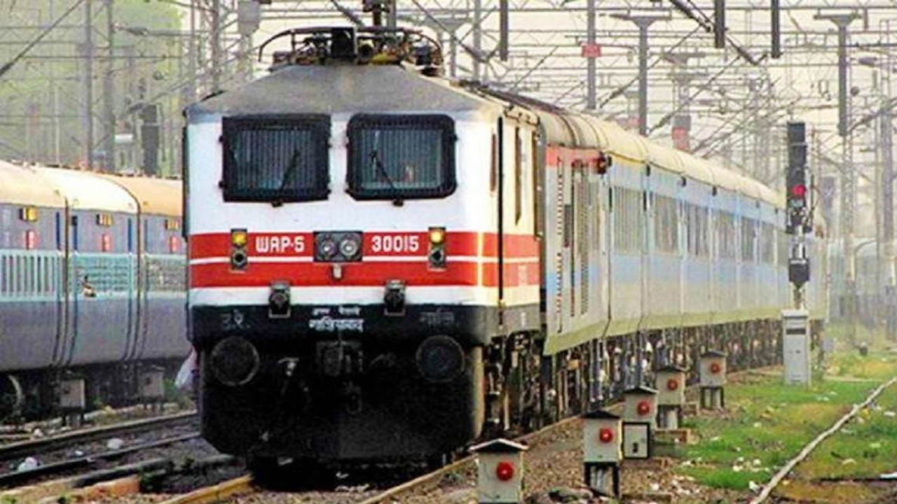 Kanpur: सेंट्रल को मिलेगी नई ट्रेनों की सौगात, जीएम ने किया निरीक्षण, गार्ड व चालक से मिलकर पूछी परेशानियां, पढ़ें पूरी खबर 