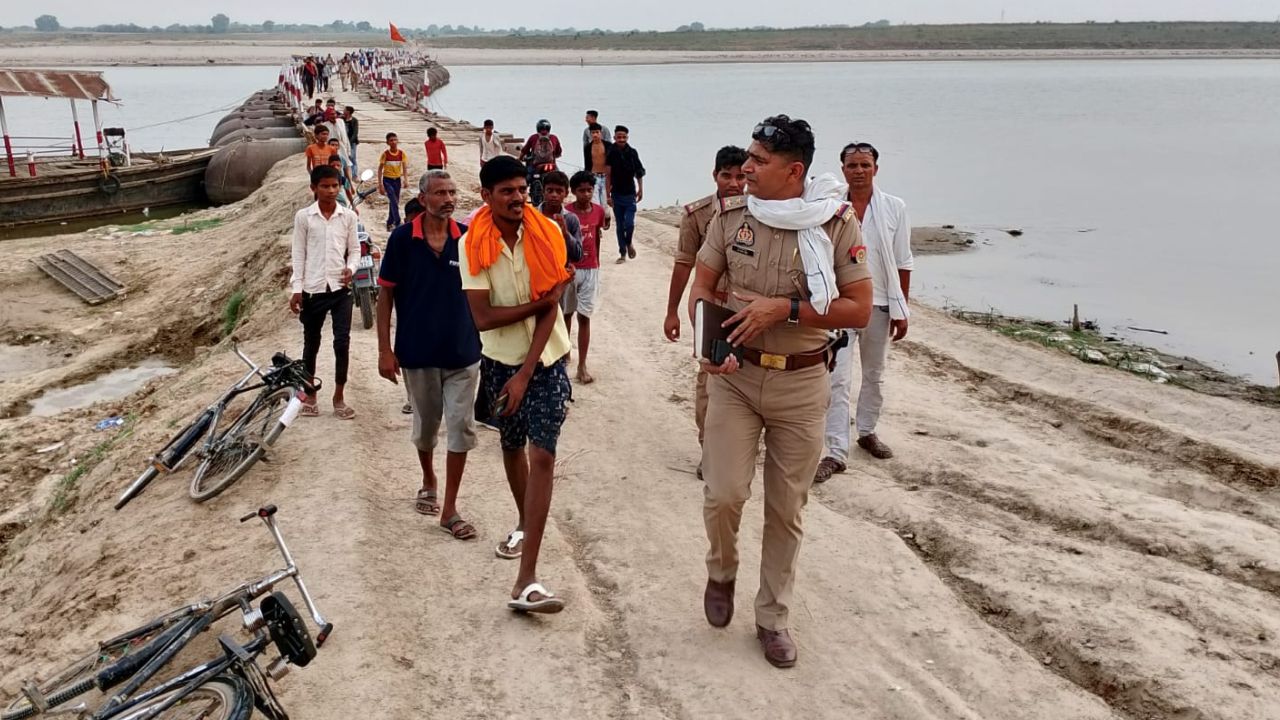 Fatehpur News: युवक को यमुना नदी में धक्का देकर तीन फरार, गोताखोरों ने शुरू की तलाश