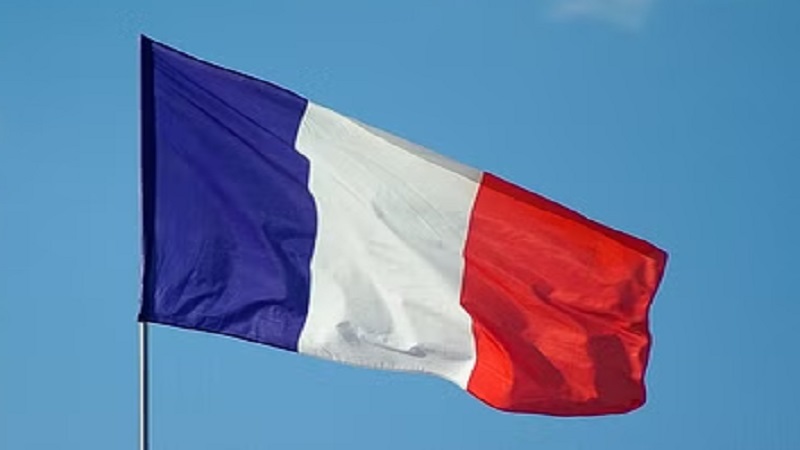 फ्रांस में संसदीय चुनाव के लिए मतदान जारी, धुर दक्षिणपंथी दल की जीत की संभावना