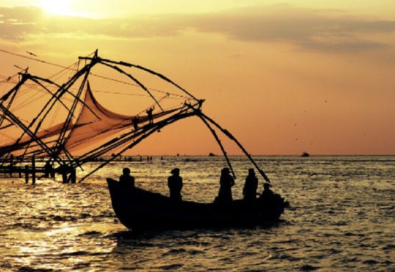 श्रीलंका में अवैध रूप से मछली पकड़ने के आरोप में 18 भारतीय मछुआरे गिरफ्तार 