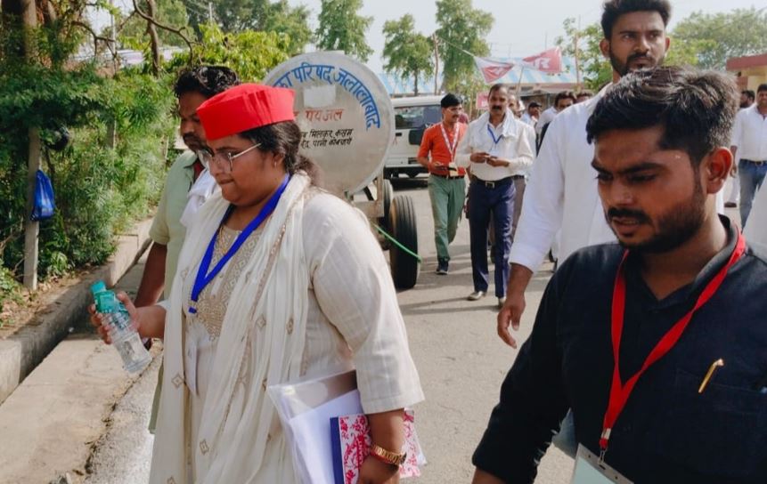  शाहजहांपुर: सपा प्रत्याशी का आरोप मतगणना स्थल पर हो रहा मोबाइल का प्रयोग, जिला निर्वाचन अधिकारी से की शिकायत