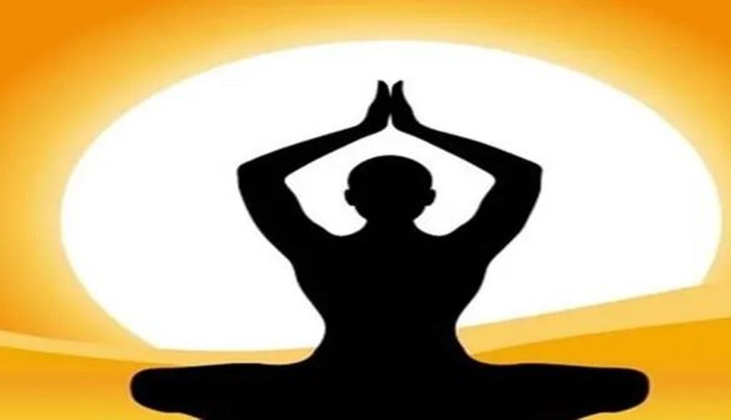 International Yoga Day: स्वस्थ रहने के लिए योग को अपनाने के साथ ही इसमें करियर भी तलाश रहे युवा