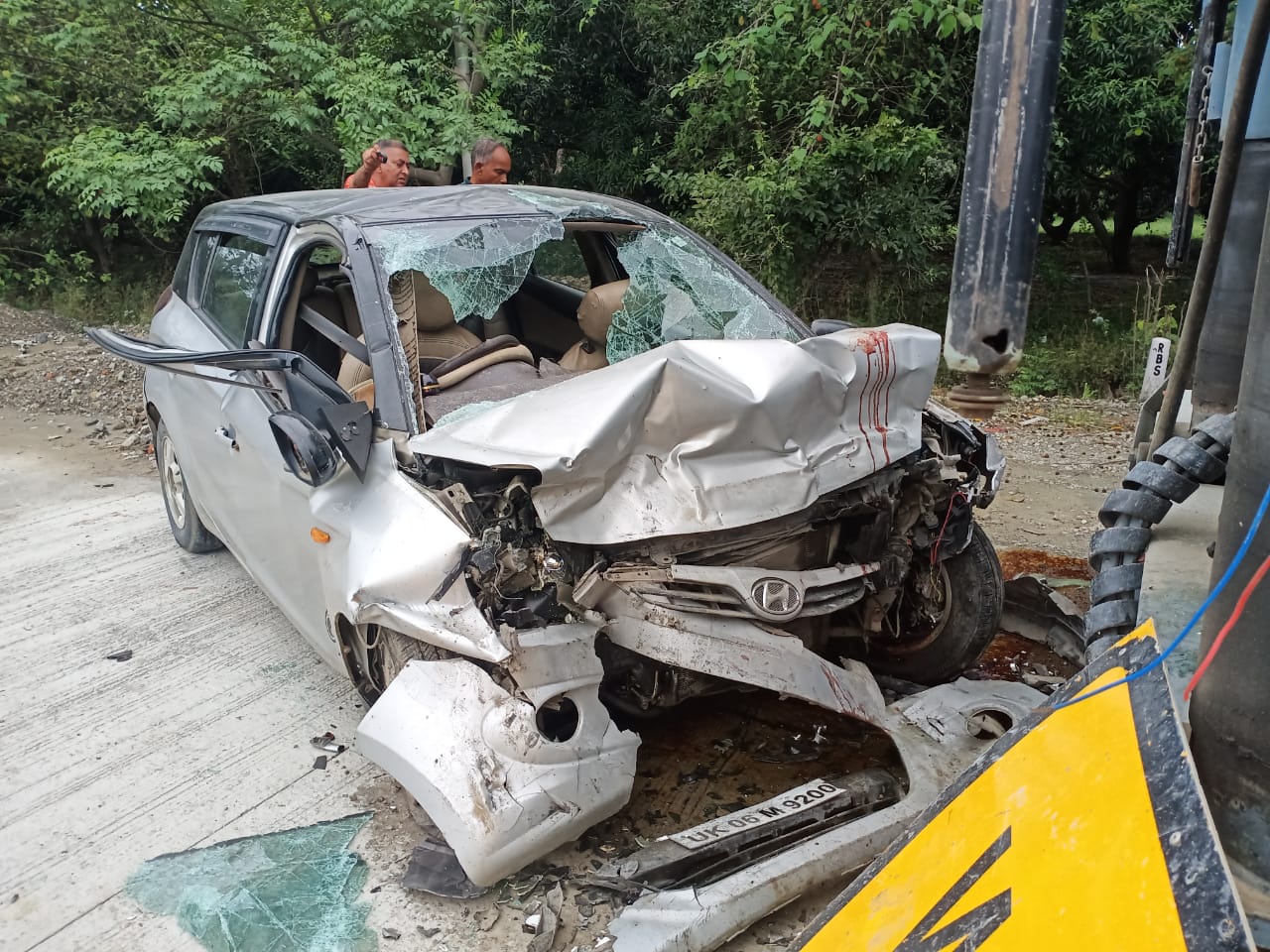 पंतनगर: सड़क हादसे में कार सवार दो युवकों की मौत एक गंभीर