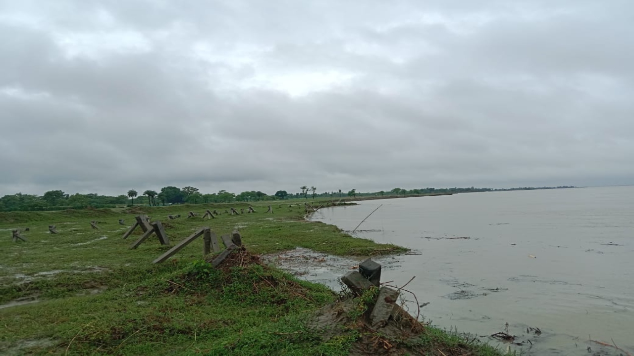 शारदा और बनबसा बैराज से छोड़ा गया 56275 क्यूसेक पानी, सीतापुर में नदियों का बढ़ा जलस्तर 