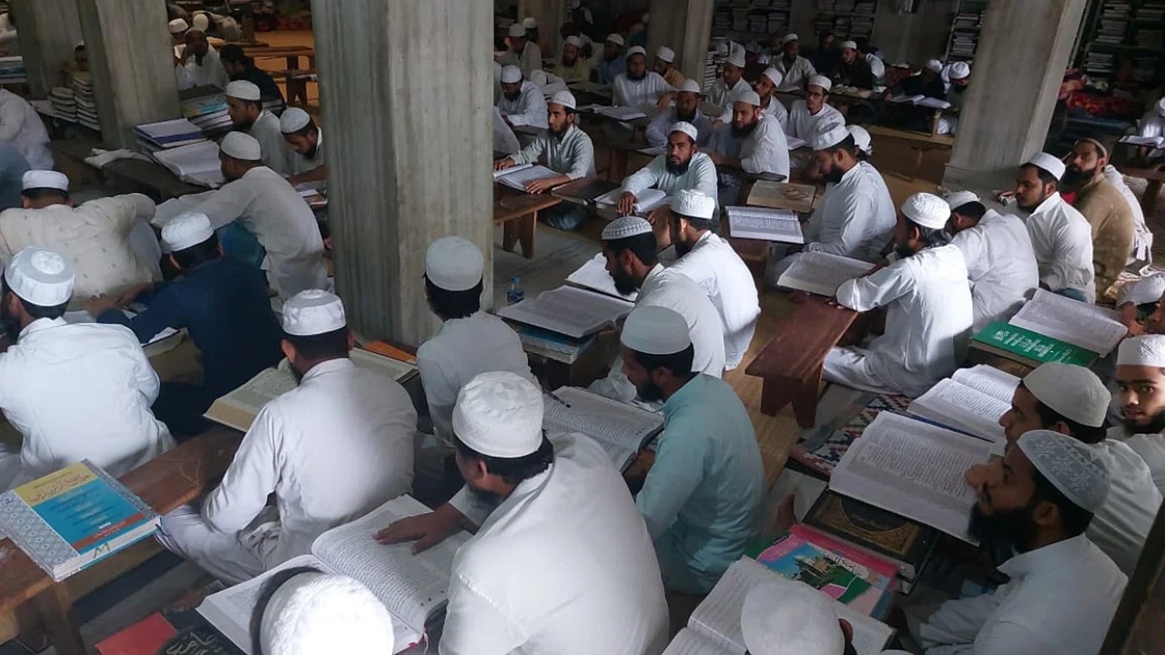 लखनऊ: मदरसे में नई शिक्षा जोड़ने का दिखा असर, 20 हाफिजों ने पाई कामयाबी