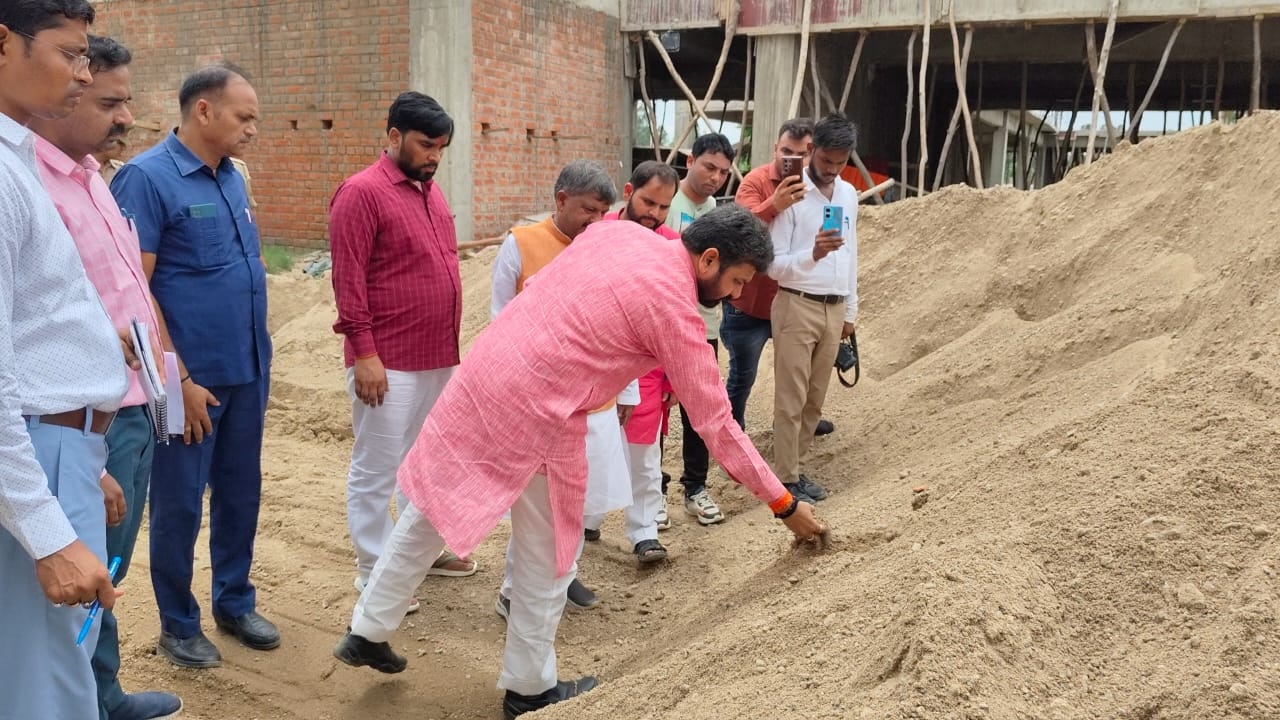 अयोध्या: आयुष मंत्री के निरीक्षण में खुली गुणवत्ता की पोल, कई सामग्रियों के लिए सैंपल