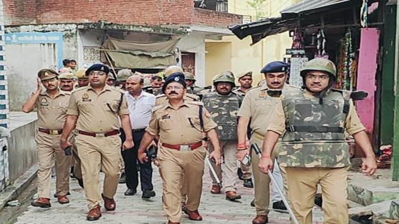 हरदोई: पुलिस ने किया दंगा नियंत्रण योजना का अभ्यास, एसपी ने अराजकतत्वों को दी चेतावनी