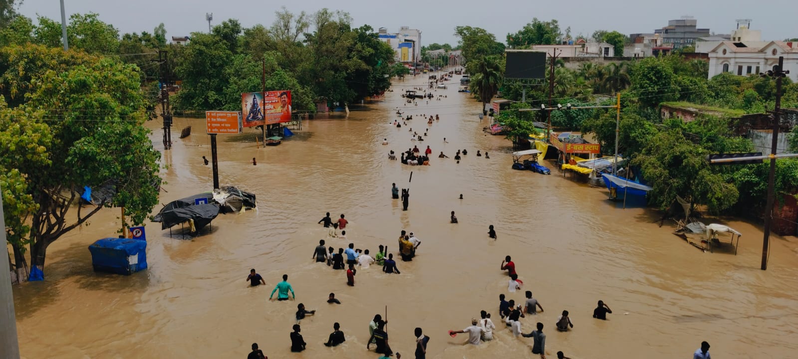 शाहजहांपुर: खतरे के निशान से ऊपर बह रही गर्रा और खन्नौत नदी, 15 से ज्यादा गांव जलमग्न 