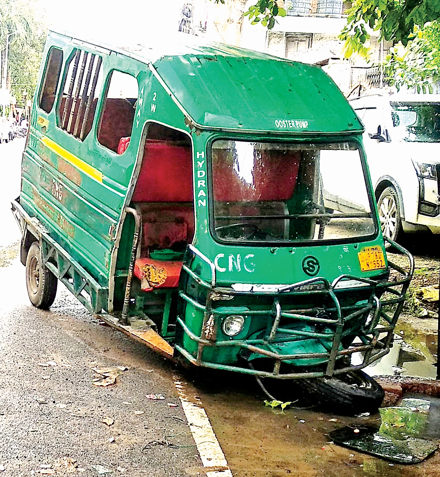 Kanpur: साहब! ये हादसा नहीं हत्या है, नगर निगम ने गड्ढा खोदकर छोड़ा, टेंपो चालक की मौत...मिट्टी डालकर की खानापूर्ति 