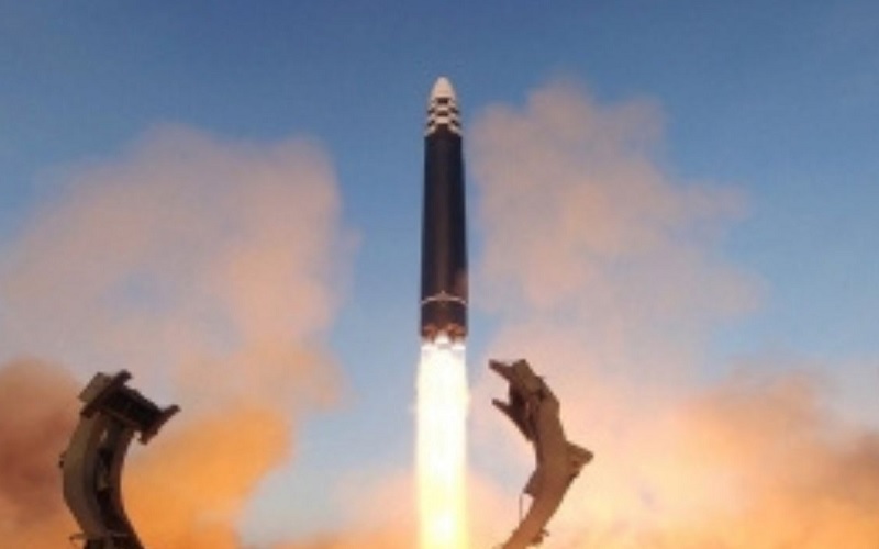 विशाल हथियार ले जाने में सक्षम नई बैलिस्टिक मिसाइल का परीक्षण किया : उत्तर कोरिया 