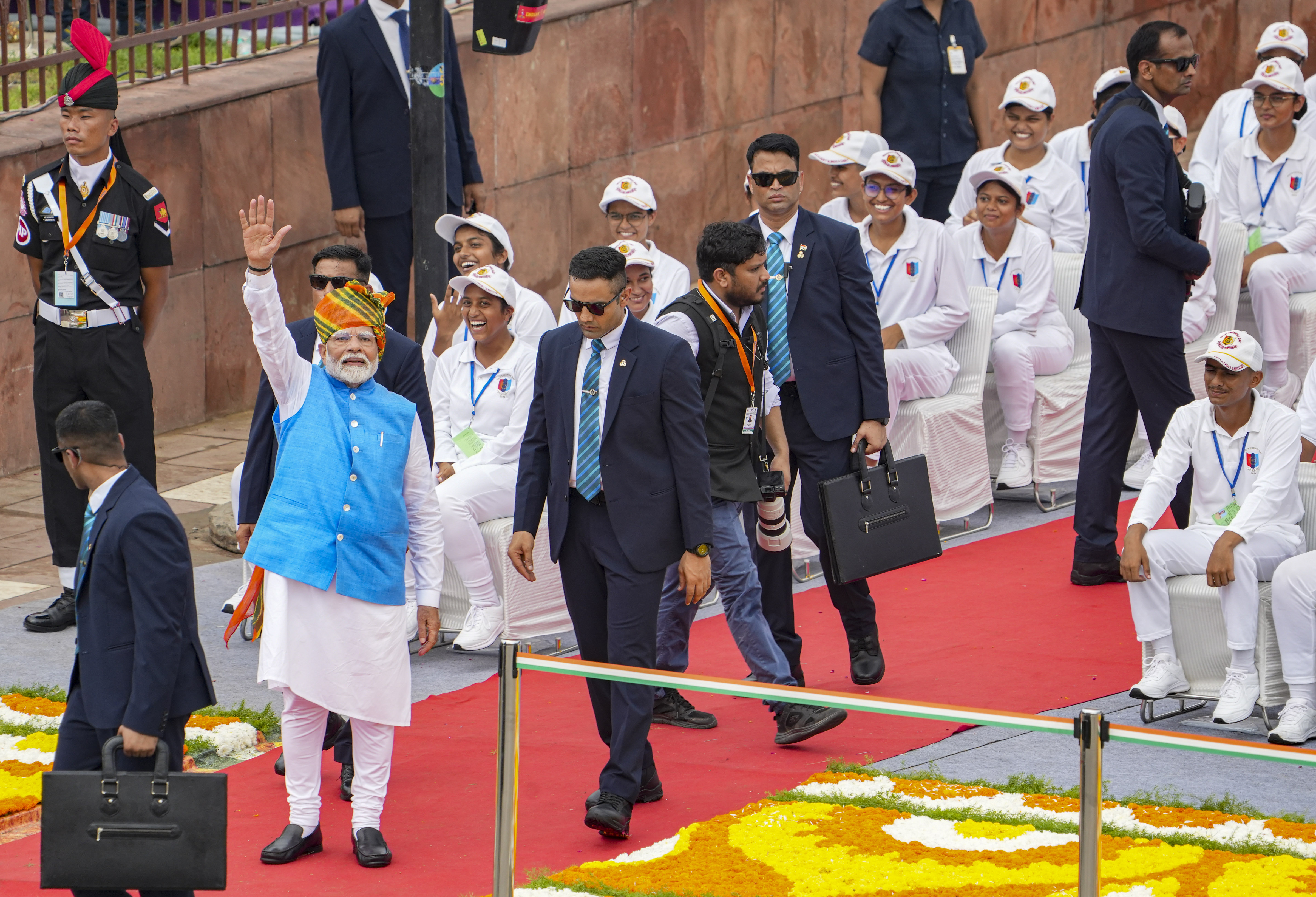 स्वतंत्रता दिवस समारोह में ओलंपिक दल, BRO कार्यकर्ता और लखपति दीदी लाभार्थी सहित 6000 अतिथि शामिल 