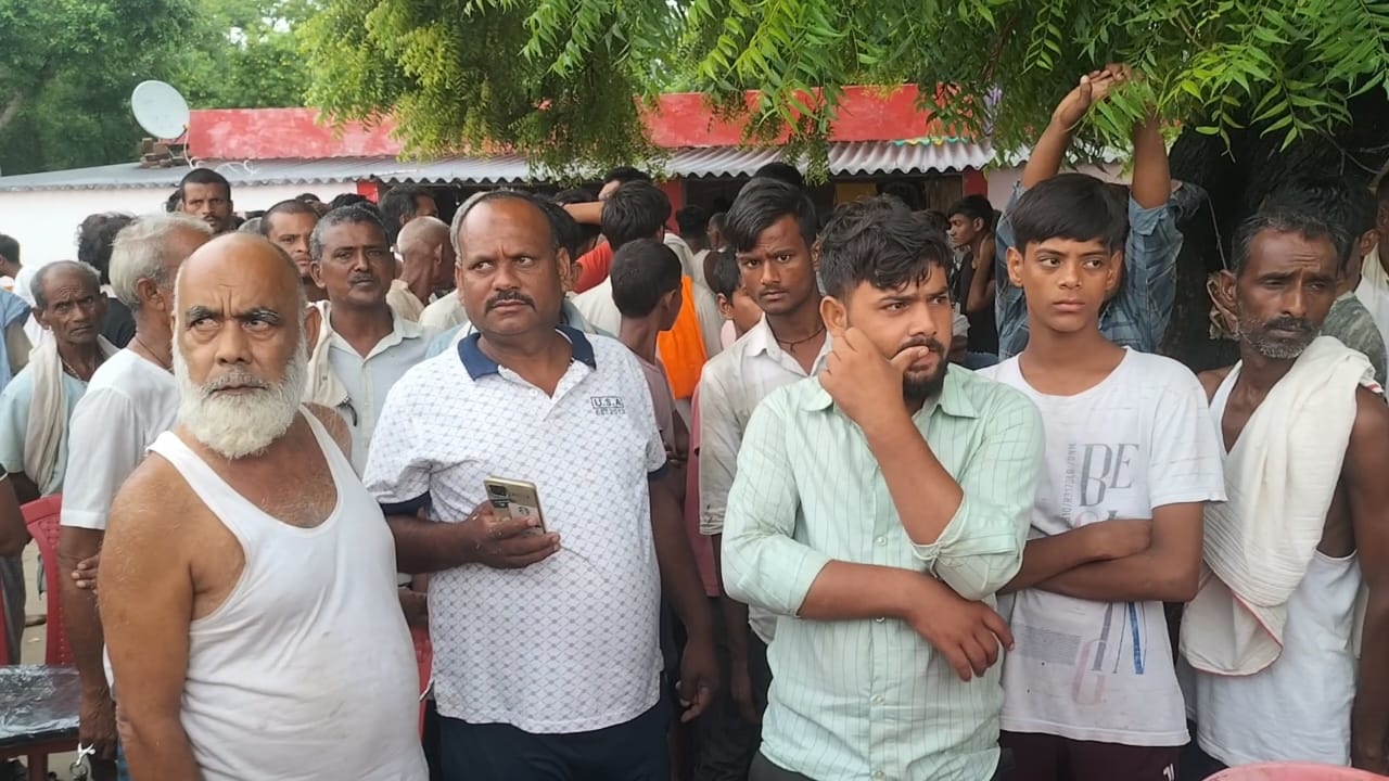 बहराइच: मंदिर में सो रहे पुजारी पर दबंग ने लोहे की रॉड से किया हमला, मौत