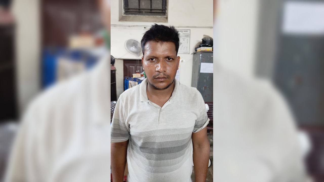 Kanpur: पुलिस ने संदिग्ध अभ्यर्थी को पकड़ा; 5 वर्ष में दो बार किया हाईस्कूल, बायोमेट्रिक्स डाटा हुआ मिसमेच