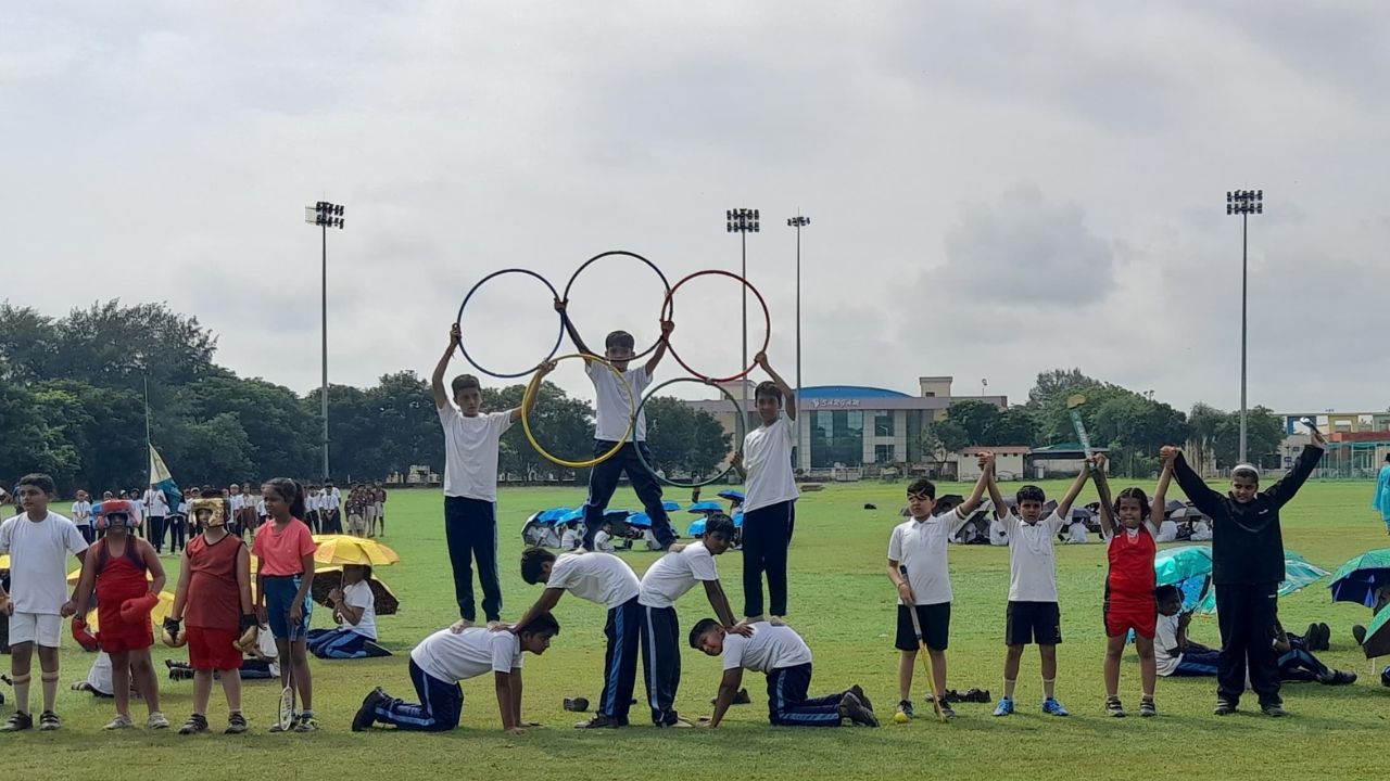 Auraiya News: गेल डीएवी में क्लस्टर स्तर खेल कूद 2024 का रंगारंग आगाज...खिलाड़ियों ने खेल भावना से खेलने की ली शपथ 